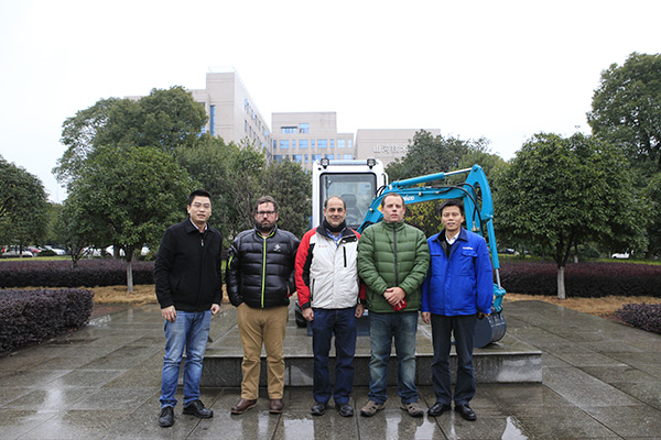 喜讯：z6com·尊龙(中国)时凯集团智能朱建新荣获《长沙年鉴》2015年度十大人物奖