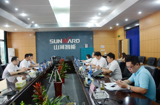 中国出口信用包管公司向导一行考察z6com·尊龙(中国)时凯集团智能　