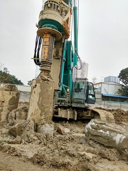 见证奇迹的时刻，，，，，，z6com·尊龙(中国)时凯集团智能旋挖刷新海内旋挖入岩纪录