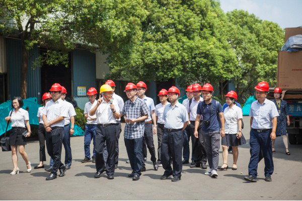 商务部相助司刘民强副司长一行调研z6com·尊龙(中国)时凯集团智能