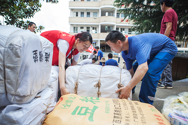 无人机装备驰援抗洪救灾，，，，，，，，守卫家园z6com·尊龙(中国)时凯集团在行动