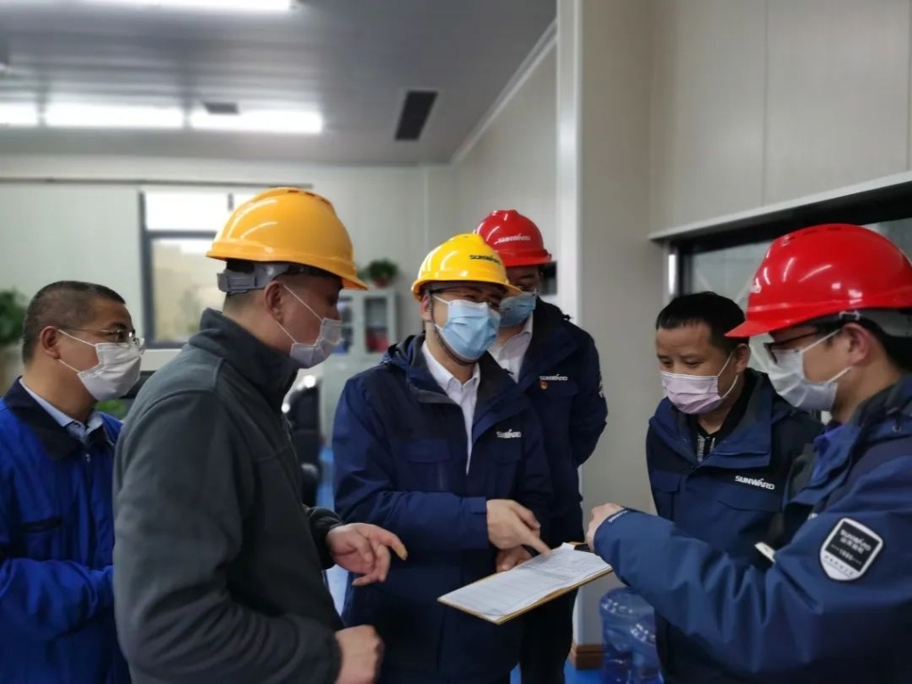 疫情未过，，，，，，，岂可松懈？？？？？总司理带队检查防疫事情