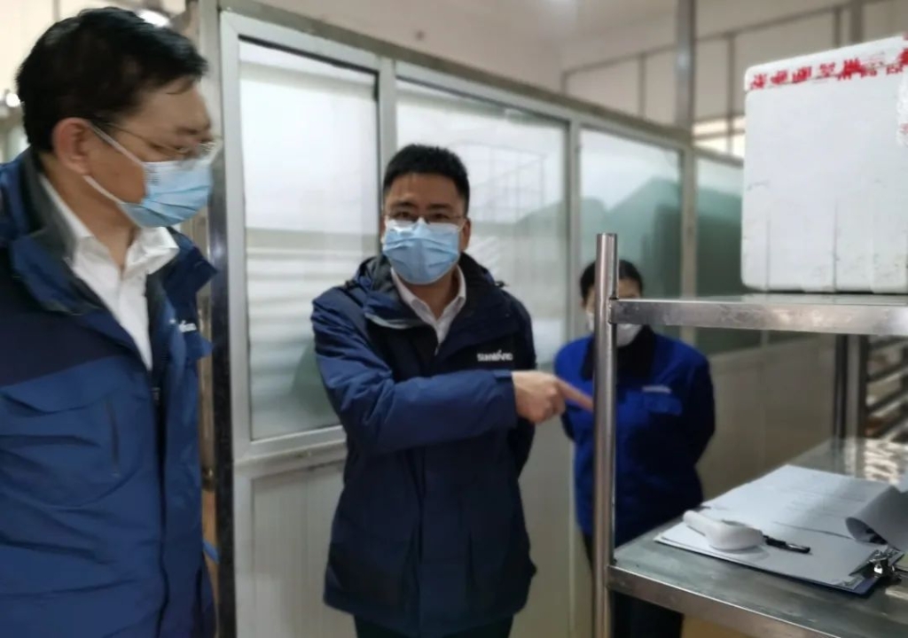 疫情未过，，，，，，，岂可松懈？？？？？总司理带队检查防疫事情
