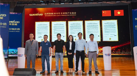 千人客户交流会，，，，，，10.5亿订单！z6com·尊龙(中国)时凯集团智能二十年生长新奔腾