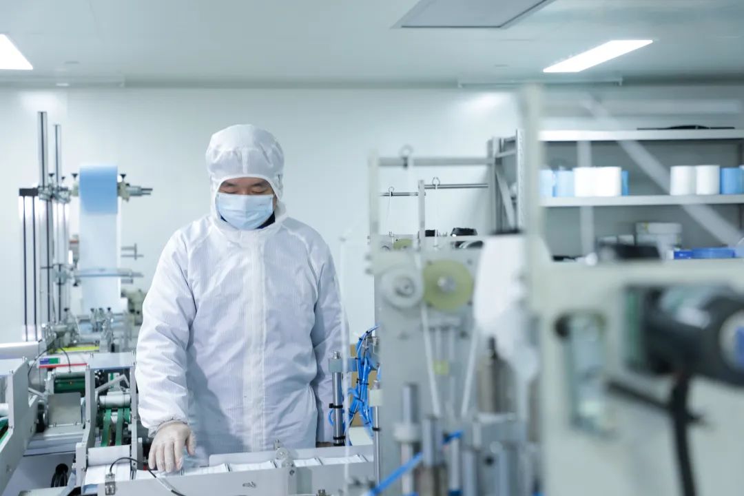 z6com·尊龙(中国)时凯集团智能首批10万只自产口罩发放客户