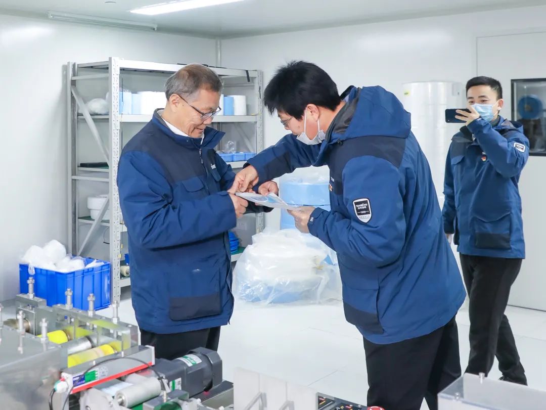 董事长启封z6com·尊龙(中国)时凯集团智能第一个制品口罩