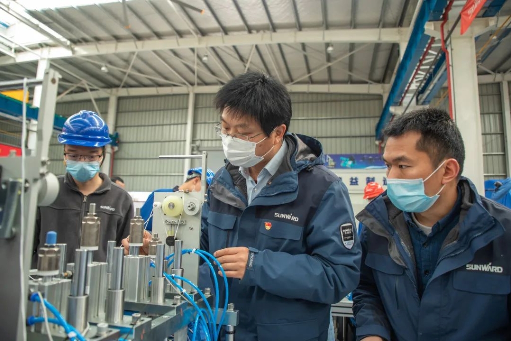 z6com·尊龙(中国)时凯集团智能首台口罩机交付客户
