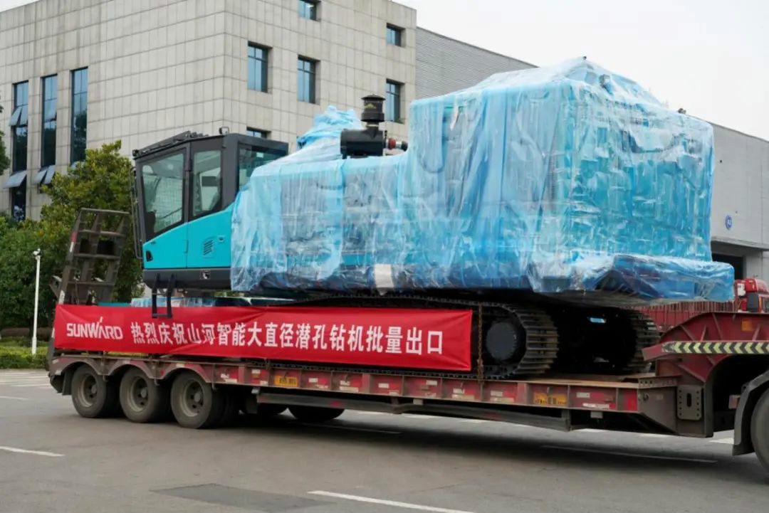 z6com·尊龙(中国)时凯集团智能大孔径凿岩装备批量出口中东