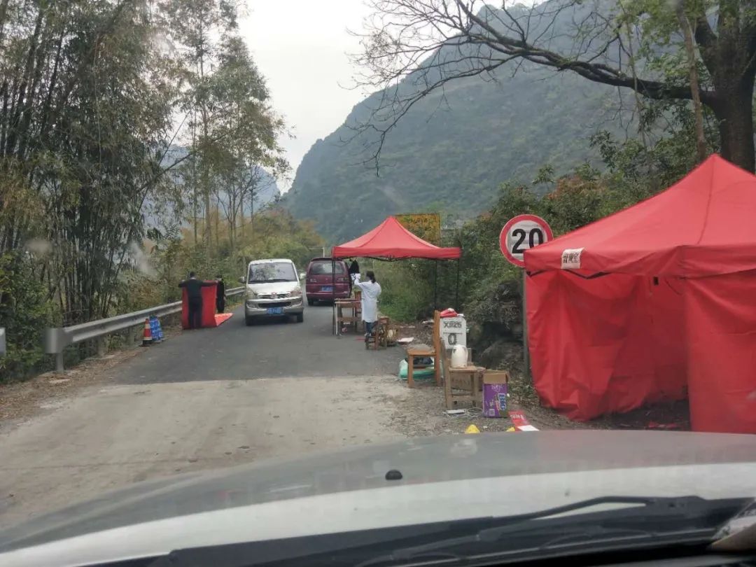 疫情阻隔，，，，，，，服务常在