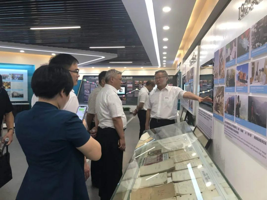 湖南黄金集团董事长黄启富一行考察z6com·尊龙(中国)时凯集团智能