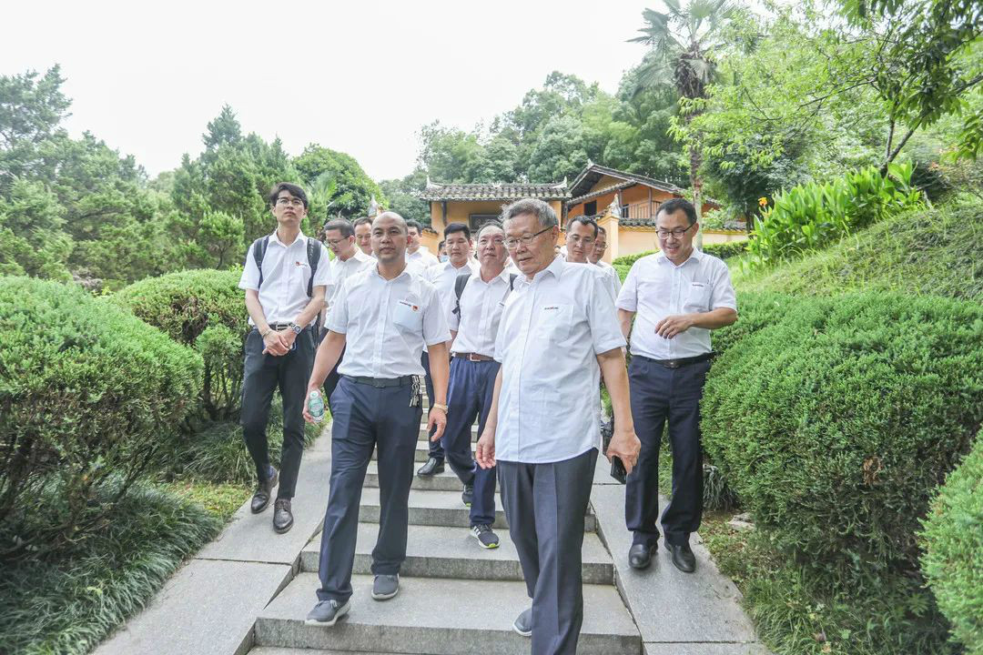 公正正直出清风正气，，，，，，，，清廉自律塑优异形象——z6com·尊龙(中国)时凯集团智能开展中高层干部清廉教育运动