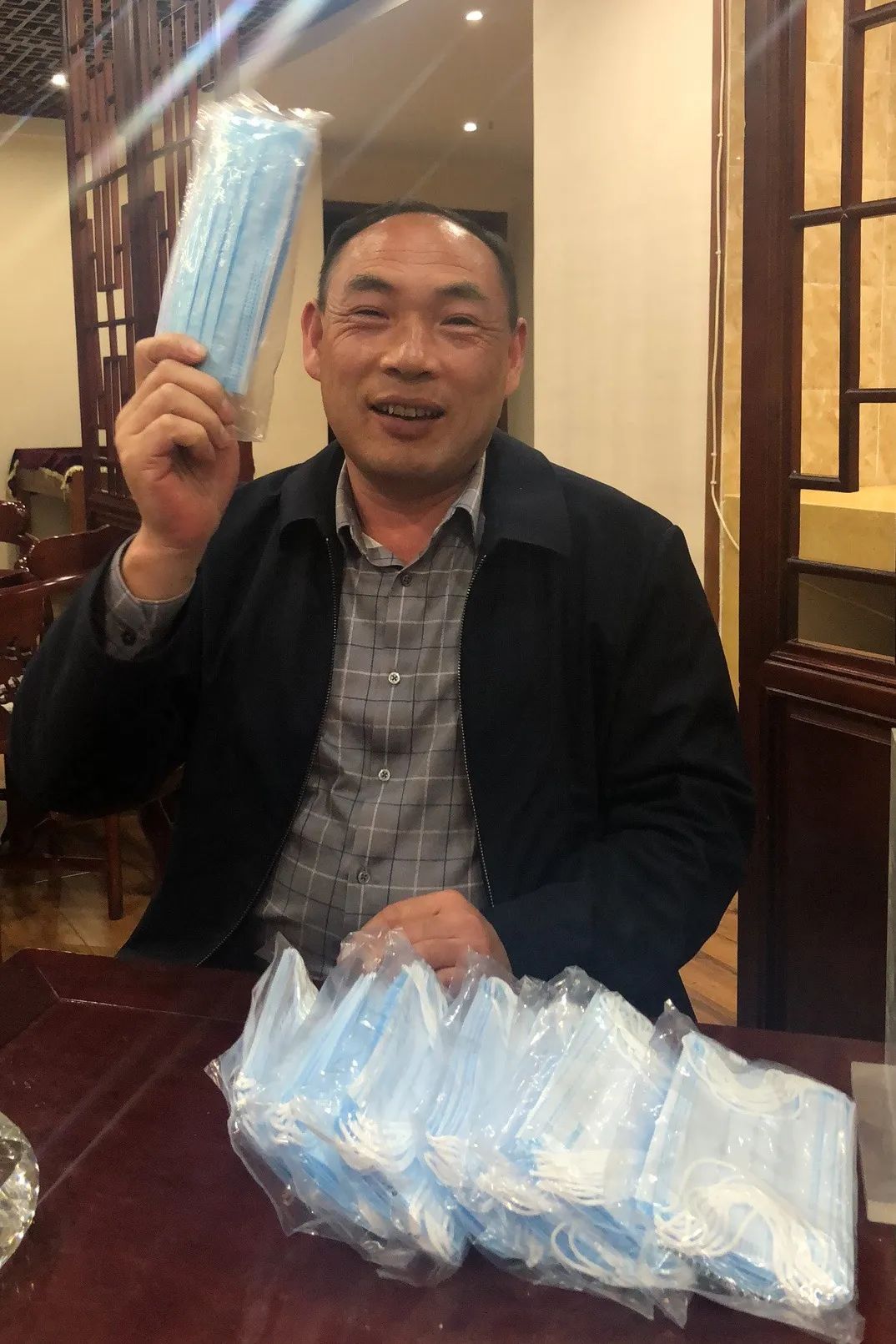 z6com·尊龙(中国)时凯集团智能首批10万只自产口罩发放客户