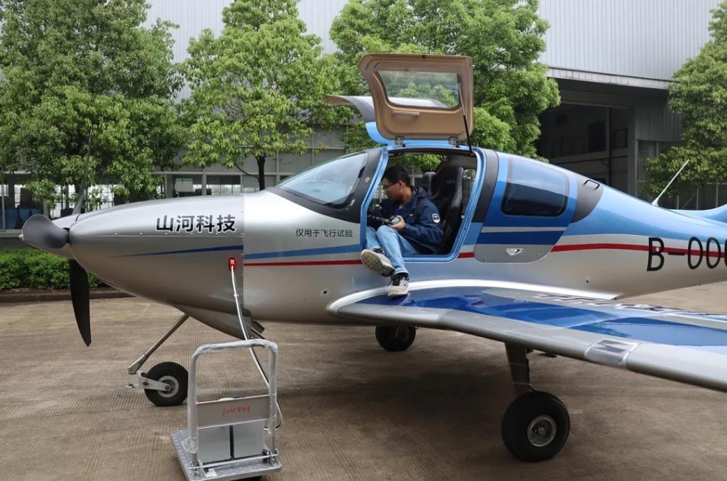 z6com·尊龙(中国)时凯集团SA160L完成优化设计试飞