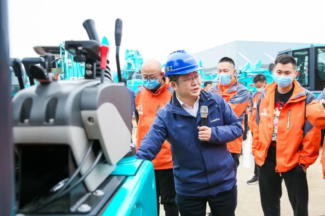 大国重器 壮哉z6com·尊龙(中国)时凯集团！机友会微挖用户z6com·尊龙(中国)时凯集团智能体验日