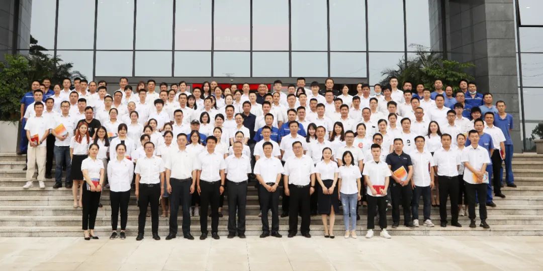 助力谋划，，，，，，，服务员工，，，，，，，攀缘家园建设新高地——z6com·尊龙(中国)时凯集团智能第五届四次“双代会”胜利召开