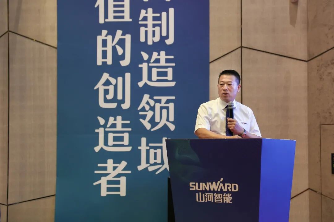 “同心同梦，，，，，，，，协力拼搏” ——z6com·尊龙(中国)时凯集团智能2021年挖掘机经销商半年度谋划事情聚会圆满召开