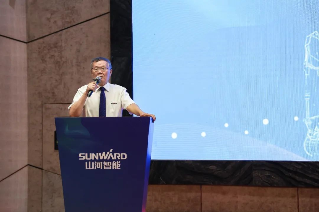 “同心同梦，，，，，，，，协力拼搏” ——z6com·尊龙(中国)时凯集团智能2021年挖掘机经销商半年度谋划事情聚会圆满召开